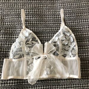 Victoria’s Secret Lace Floral Bralette size Large like new